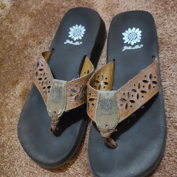 Yellow Box Flip Flops - Picture 2 of 3